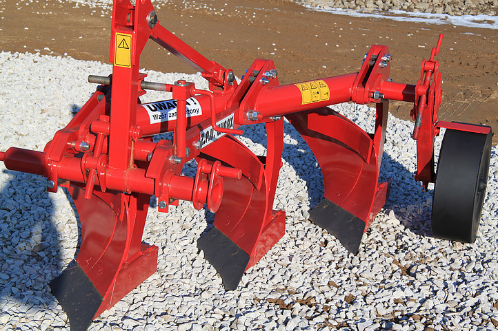 Pluh tříradličný Max